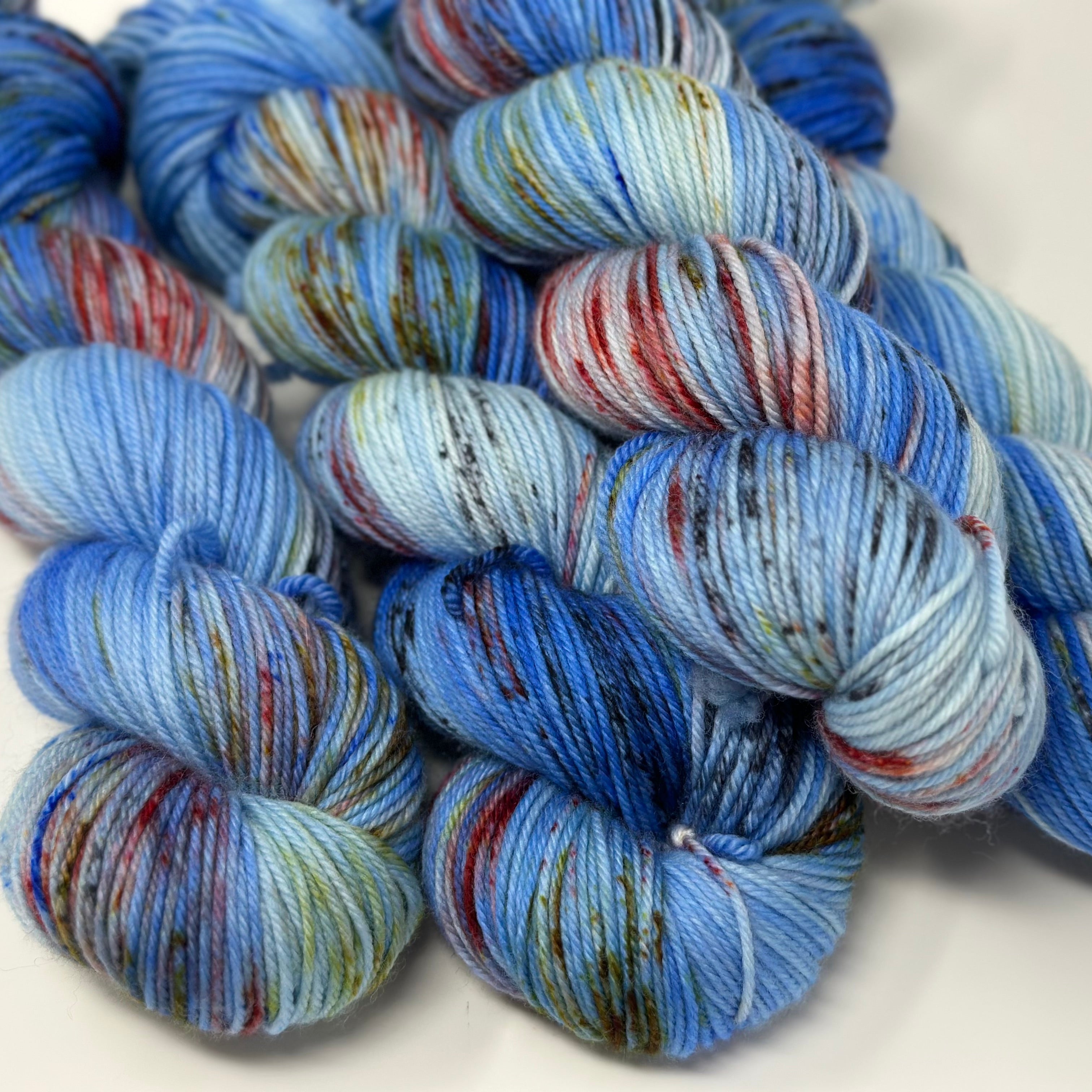 Superwash DK yarn in Bluebird Day