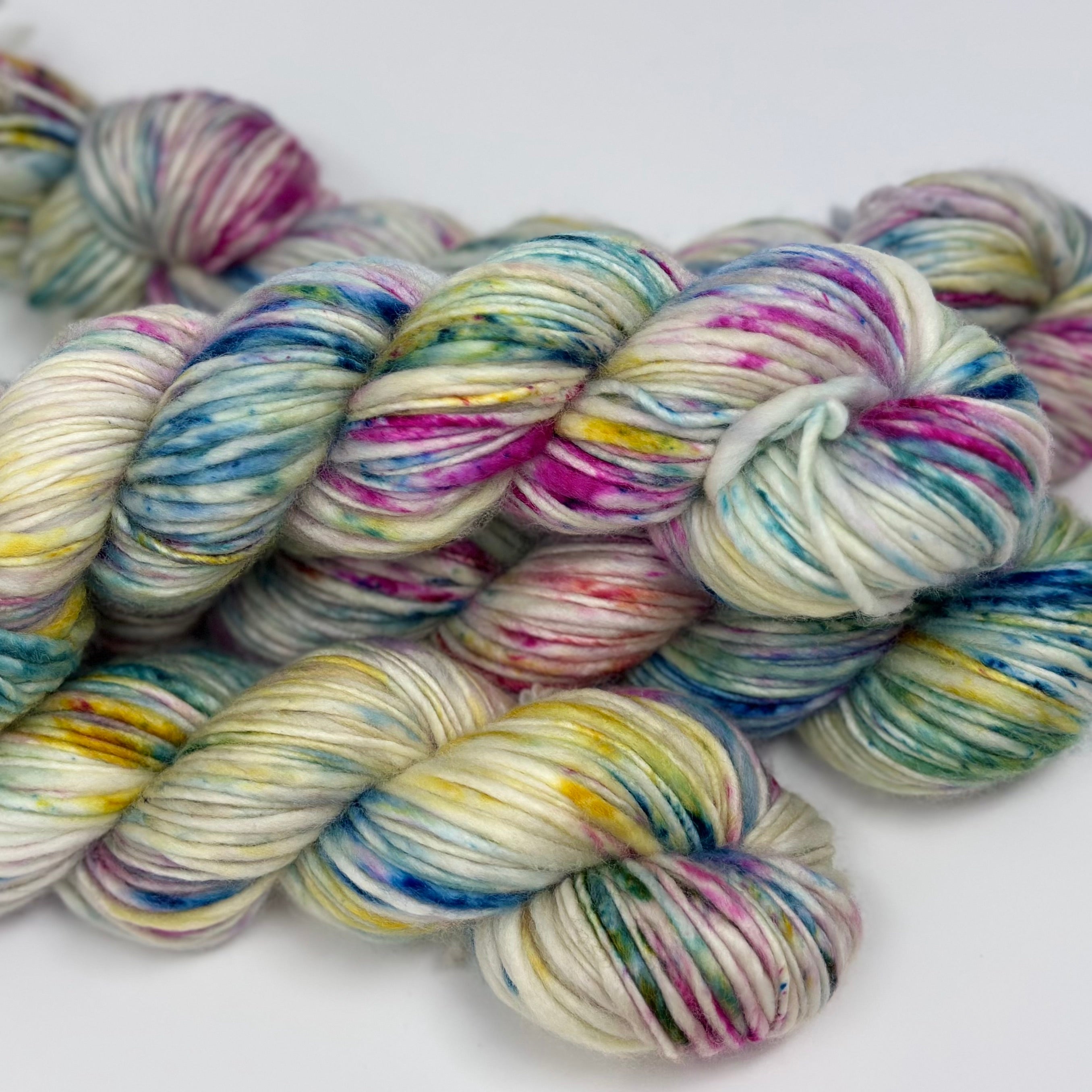 Superwash Bulky yarn in Baby Dino Egg