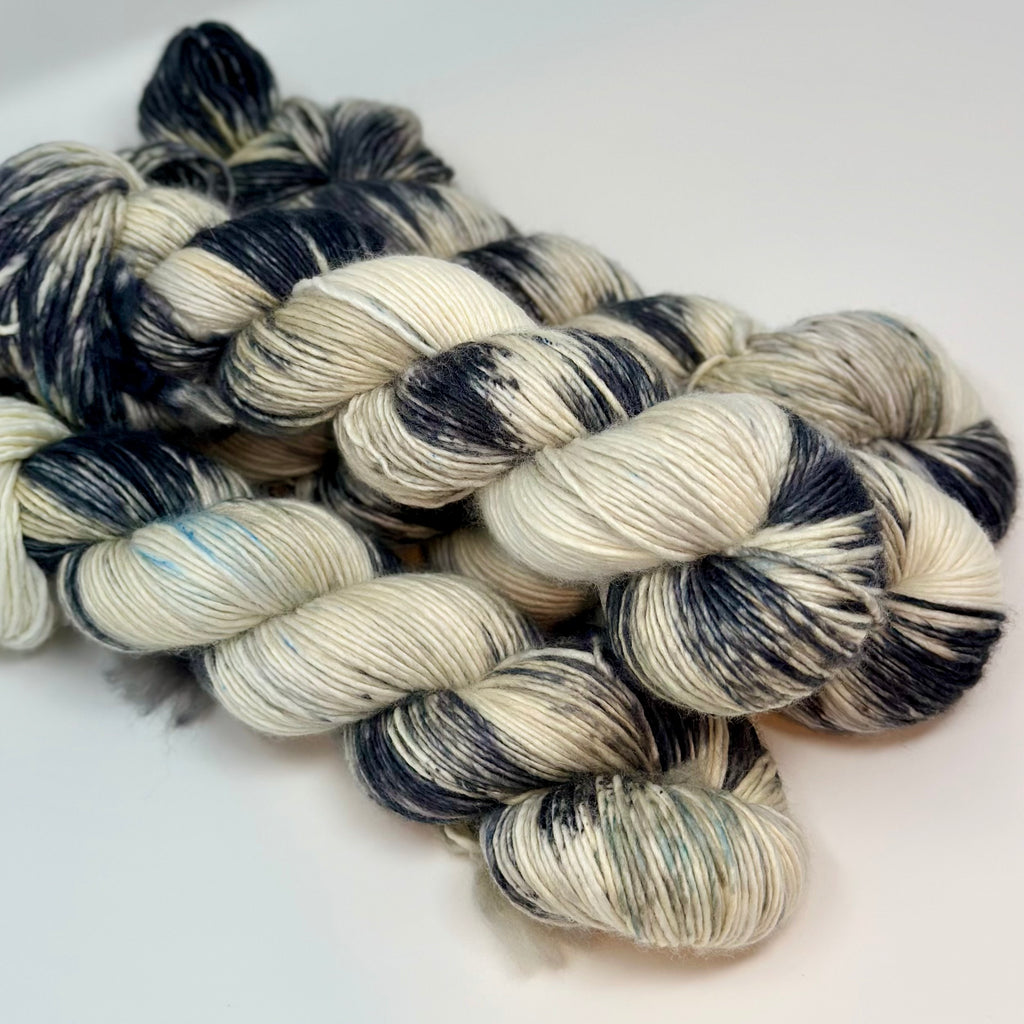 Lorna Worsted yarn in Moo Moo