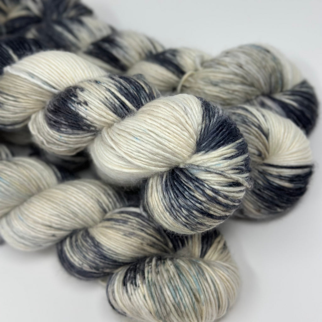 Lorna Worsted yarn in Moo Moo